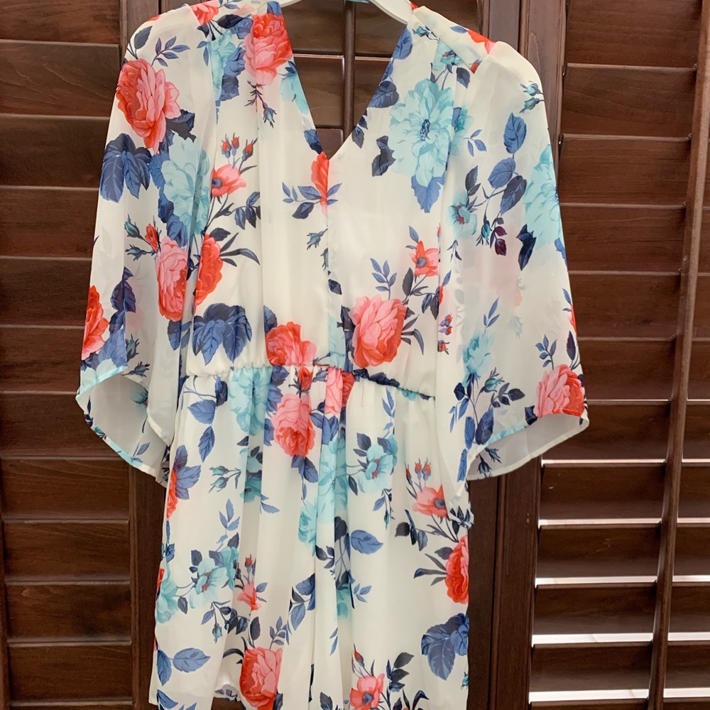 Jumpsuits & Rompers - Picture 3 of 4
